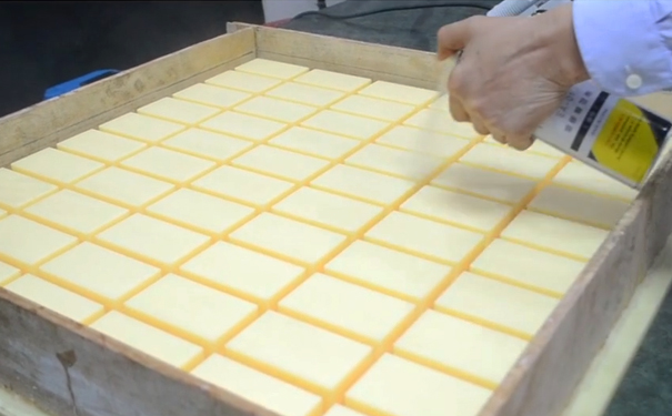 模具硅橡膠操作為什么要用脫模劑？